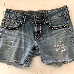 Miss Me Shorts Size 29